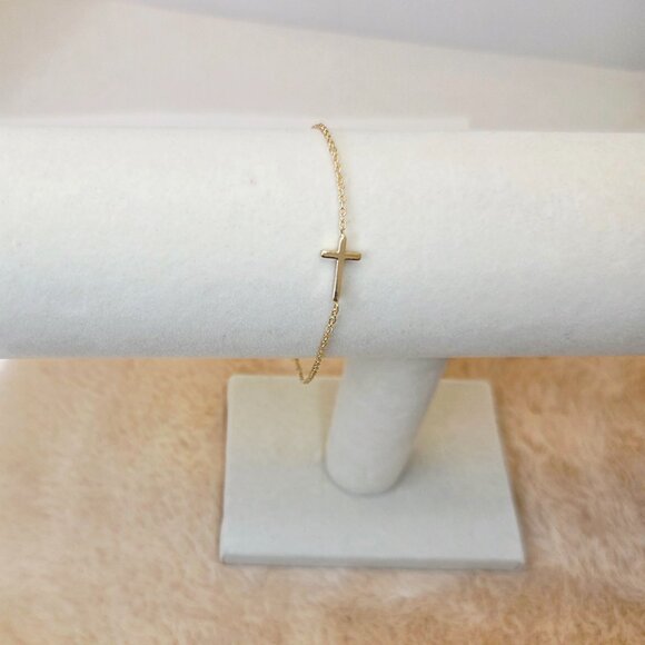 14K Gold-Filled Cross Bracelet: Delicate Faith Jewelry - Picture 4 of 4